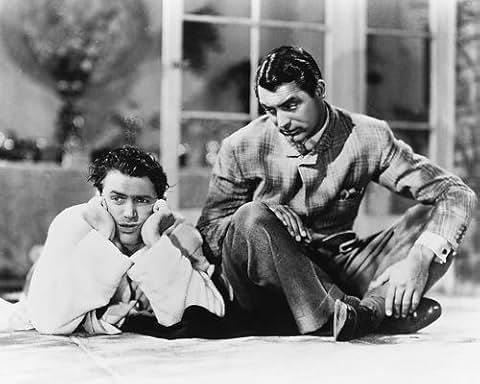itsjavioncemore's tweet photo. El triunfo de HISTORIAS DE FILADELFIA (1940) recae en sus diálogos tan certeros y un reparto absolutamente descomunal, en el que Katharine Hepburn es una fuerza de la naturaleza. Cuckor exprime lo mejor de sus intérpretes, destilando química de cada interacción 🎬❤️ https://t.co/v2zwiWowOb