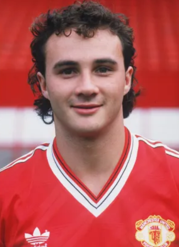 Unitedfans2023's tweet photo. Terry Gibson
Manchester United (1986-1987)
Terry Gibson is 62 today π
#MUFC #TerryGibson https://t.co/rQUzPPTeLS