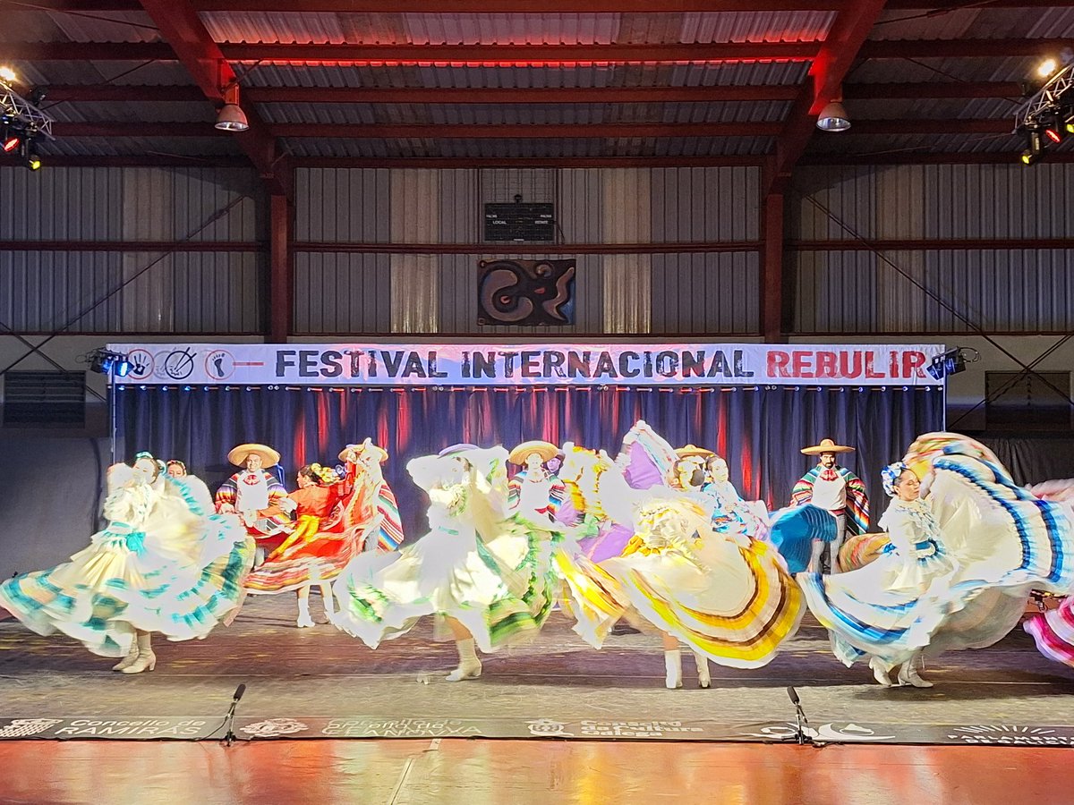 Unha nova edición (e xa van 19) do Festivsl Internacional Rebulir en Ramiŕas. En defensa da cultura tradiciona d Gz e do mundo. Parabens á organización e as premiadas. Vémonos na 20!! 🤍🩵🤍
#rebulir
#Bng