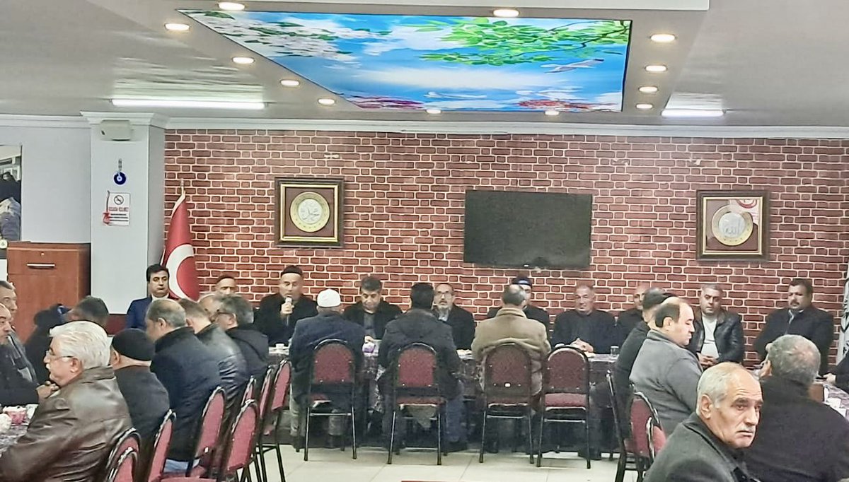 İnnâ lillâhi ve innâ ileyhi raciun

Bir süredir hastanede tedavi gördükten sonra ve ebedi aleme irtihal eden akrabamız Makbule Kahriman’ın taziyesine katılarak adına okutulan Mevlid-i Şerif’e eşlik ettik

Merhumeye Cenab-ı Allah’tan rahmet  diliyorum.Mekanı cennet olsun inşallah.