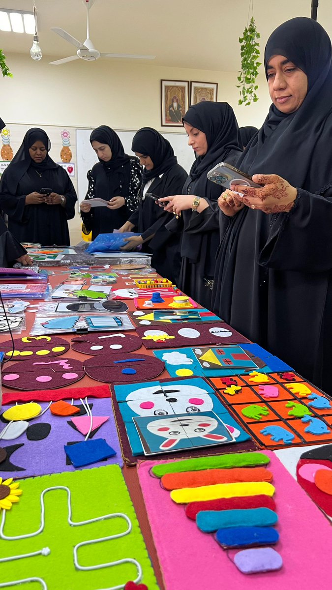EduGovMct's tweet photo. #تعليمية_مسقط⁩  
 نظم قسم التعليم المبكر بالتعاون مع مدرسة الهدى الخاصة برنامج  إنماء مهني لمعلمات التعليم المبكر تحت إشراف الأستاذة خولة العبرية مشرفة التعليم المبكر وبحضور الأستاذة منى الكلبانية مشرفة أولى للتعليم المبكر.
⁧#فعاليات_تعليمية_مسقط⁩
⁧#مدارسنا_مستقبل_واعد⁩ 
⁧#تعلم_مستدام