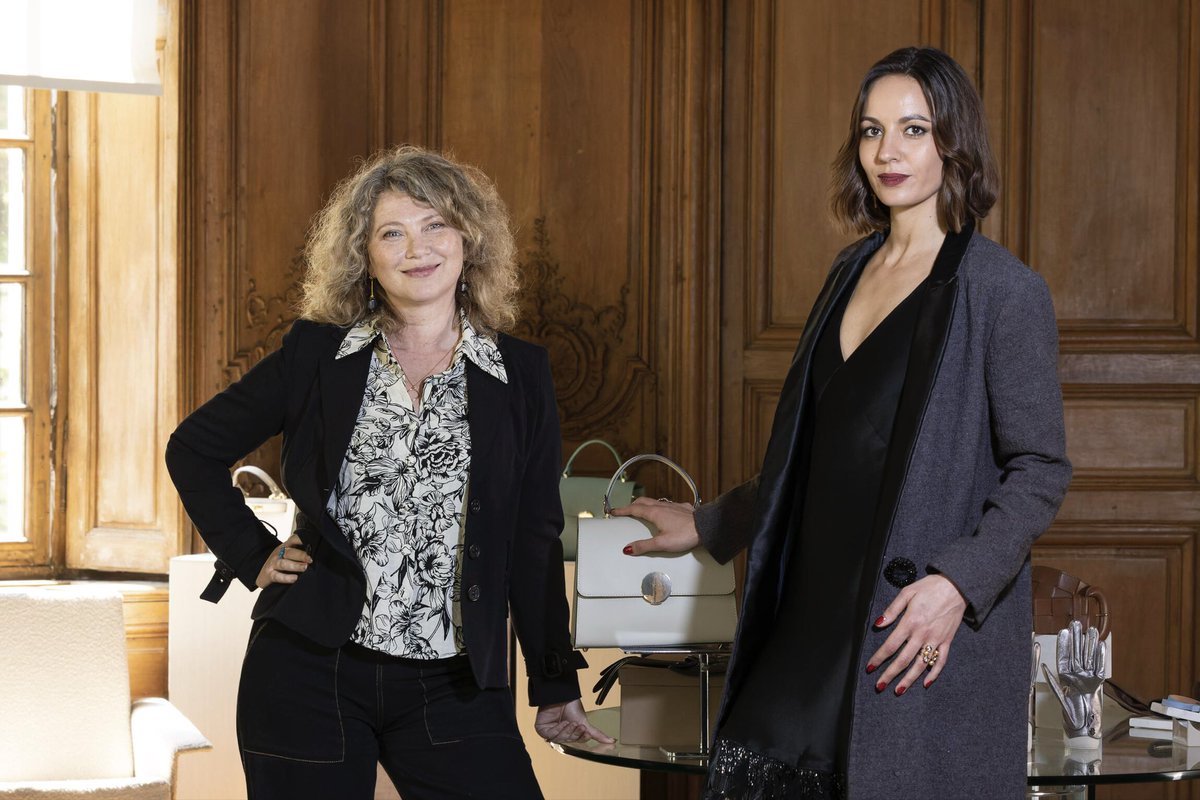 #TempsForts #France2 

MADE IN FRANCE 👜👜
6x52’

La nouvelle série-comédie avec #CecileBois #AntoniaDesplat et #ThierryNeuvic 

▶️Merc 01/01 sur france.tv 
📺Merc 15/01 à 21.05 sur #France2