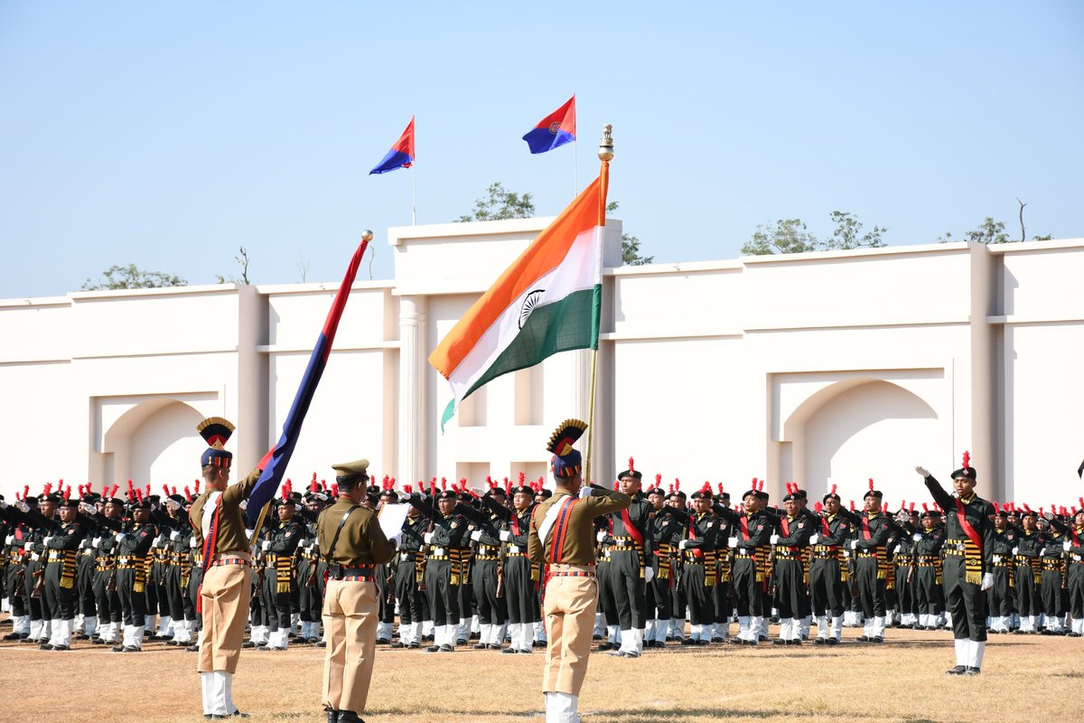 gpsinghips's tweet photo. Year-Long Training of Recruit Constables of @manipur_police came to an end with a spectacular Passing Out Parade at @LBPA_Assam HE The Governor of Assam  @Laxmanacharya54 Reviewed the Parade and took the salute. Hon @manipur_cmo Sri N Biren Singh graced as Guest of Honour. Grateful to Hon CM Assam @himantabiswa For constant guidance and support in our endeavour to train police personnel from other states.
