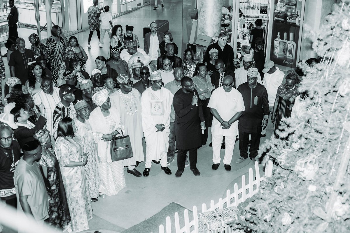 BabaAgba_'s tweet image. I had the privilege of representing the Minister at the opening of the Zuma Int. Film Fest and performing the Light Up at Jabi Lake Mall, marking the start of Christmas. 

It was a delight to meet so many talented filmmakers and reconnect with old friends.

#fmactce #film #zuma