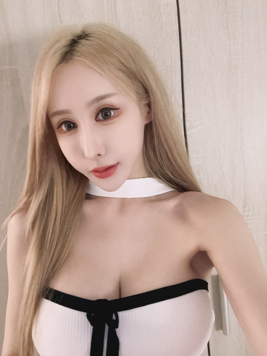 總是期待有人對自己好
有人要準備聖誕禮物給我嗎?

🐰聊天
https://t.co/TpV1bSCK8U https://t.co/9TCCTyTMIV