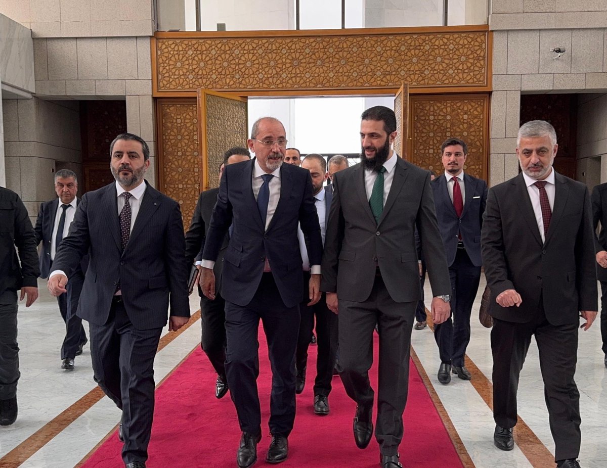 الاردن :سوف يزود سوريا بالكهرباء بمشروع الربط الكهربائي كما فعل مع الأنبار العراقية
"هُنا الاردن الكبيـر بأفعاله".