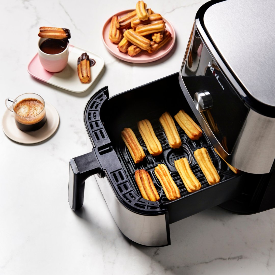 🎁 Last-minute Christmas shopping? Remember the gift that keeps on giving! 🎁 The Instant Vortex Plus Air Fryer will be the star of your holiday kitchen.

✨ Shop now and get ready to sleigh the season! 🎄- bit.ly/403VE06