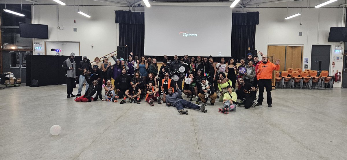 jamSpeedRollers's tweet photo. Thank you for coming to support our Winter Neon skate party❄️🛼🎉

@lb_southwark
@SouthwarkMayor
@UnitedStSaviour
@SthLondonPress
@Southwark_News

#community #Rollerskating #SE16 #active #neon #quadskate #inlineskating #holidayseason #rollersport 

https://t.co/TDrfPd3kFI https://t.co/WOaW9iC89I