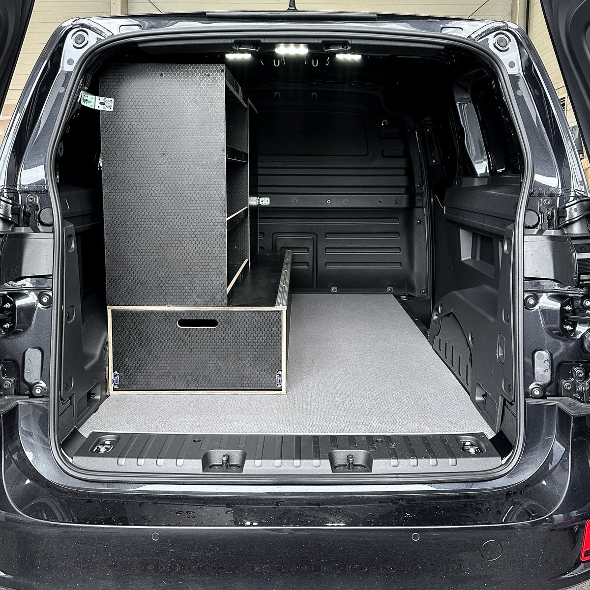 vehicleaccltd's tweet image. ID Buzz 2024

🔵 Black Containerdeck Bespoke Racking with Lower Drawer Unit on Heavy Duty Runners &amp;amp; Upper Shelf Unit

Contact us now for a FREE quote:
📞 0117 379 0279
📧 sales@vehicle-accessories.net
💻 vehicle-accessories.net

#vehicleaccessories #vanracking #racking #bespoke