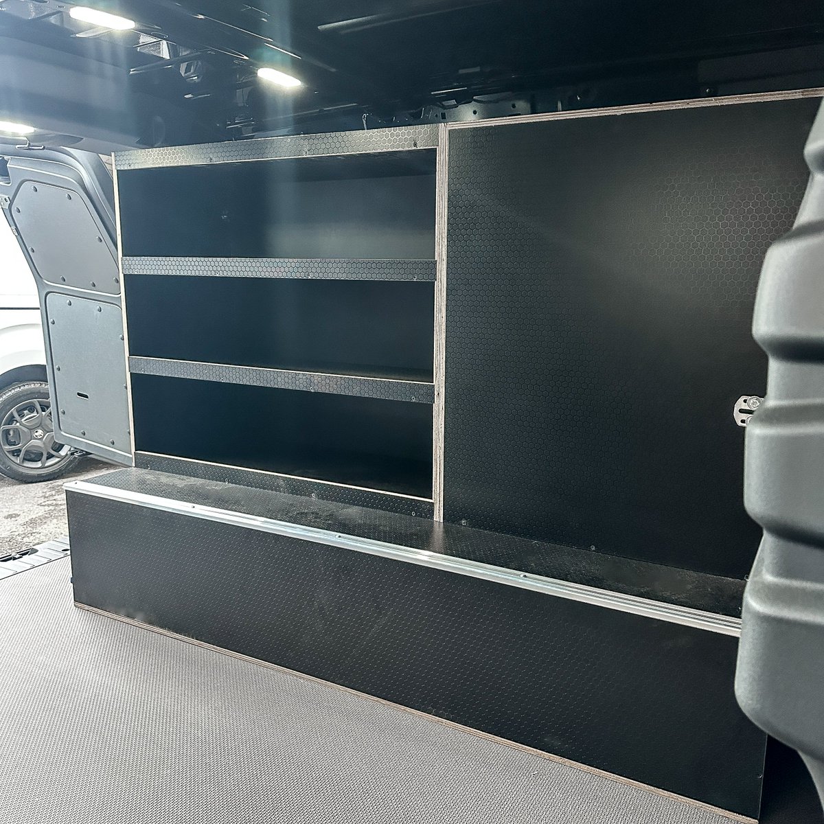 vehicleaccltd's tweet image. ID Buzz 2024

🔵 Black Containerdeck Bespoke Racking with Lower Drawer Unit on Heavy Duty Runners &amp;amp; Upper Shelf Unit

Contact us now for a FREE quote:
📞 0117 379 0279
📧 sales@vehicle-accessories.net
💻 vehicle-accessories.net

#vehicleaccessories #vanracking #racking #bespoke