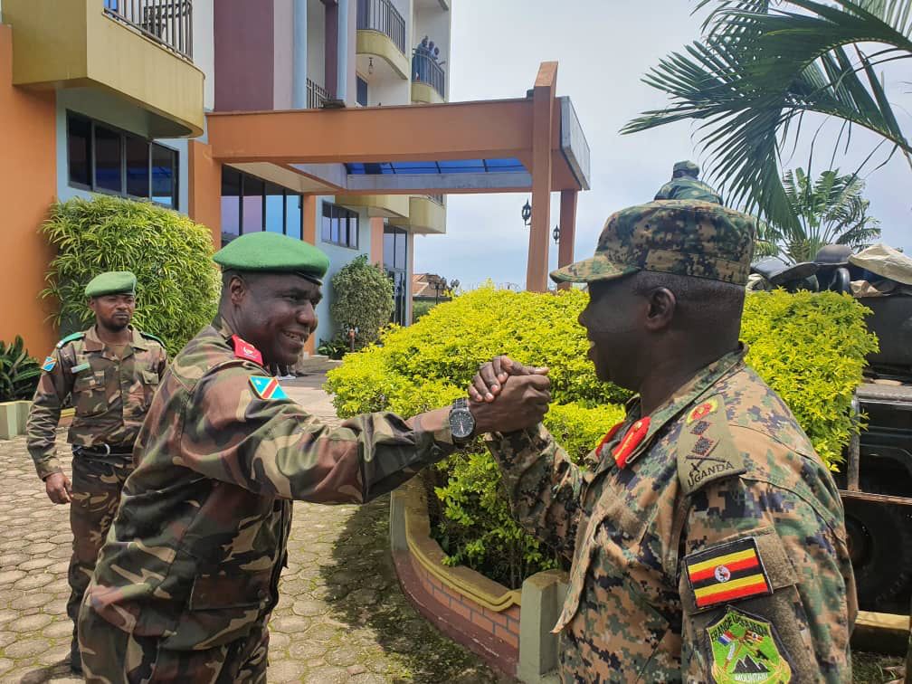 SimaroNgongoMba's tweet image. #FARDC ET #UPDF SE TIRENT DESSUS À #IGOHU DANS LE GROUPEMENT #BANDAVILEMBA, EN CHEFFERIE DE #WALESE VONKUTU DANS LE TERRITOIRE D’#IRUMU, PROVINCE DE L’#ITURI. 
UN MORT ET 5 BLESSÉS PARMI LESQUELS 4 CIVILS ET UN MILITAIRE OUGANDAIS. LES RELATIONS ENTRE L’UPDF ET LES FARDC…