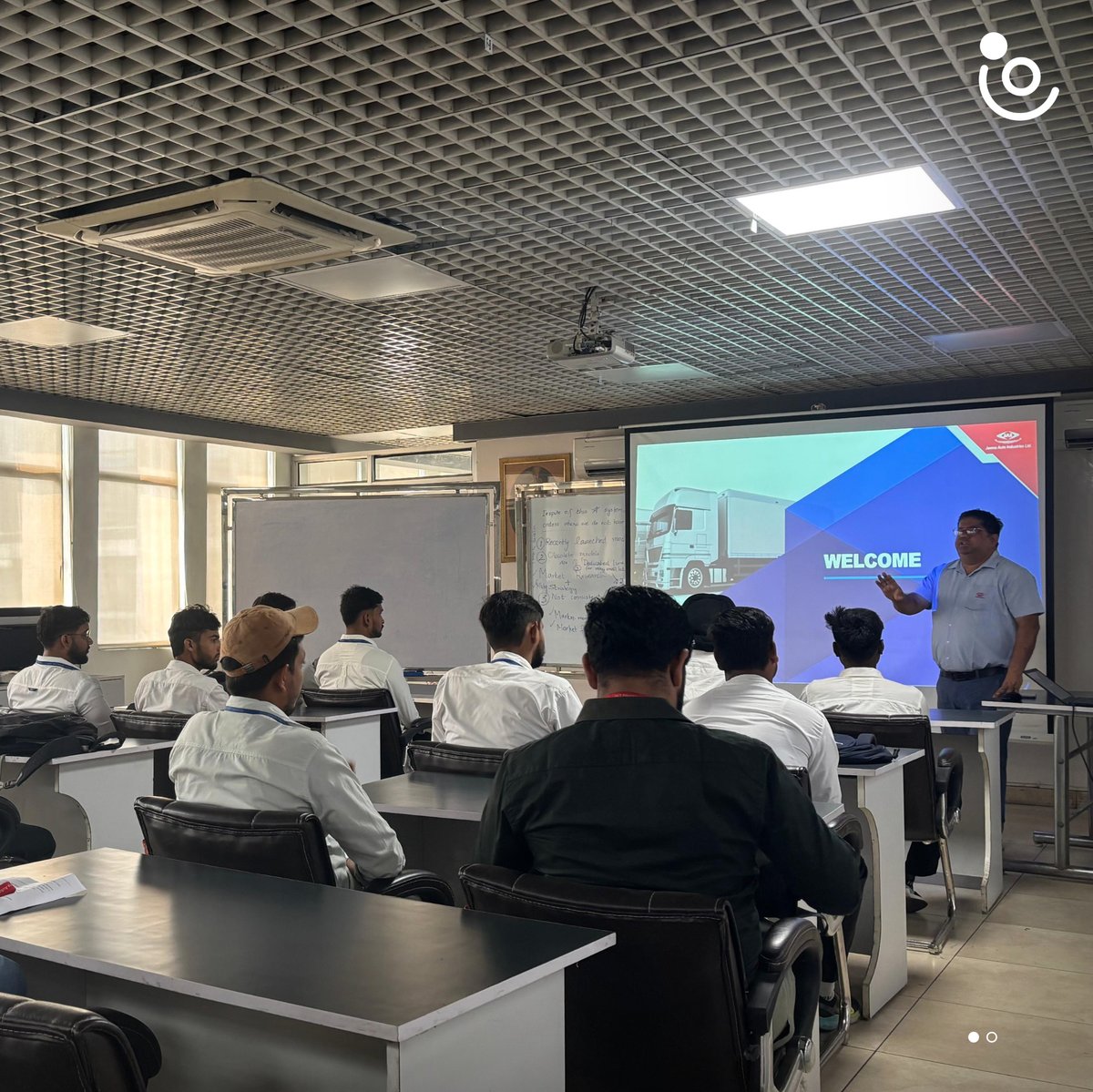 🚗 A Springboard for Student Success!

Recently, students from Government Polytechnic Rajpur, Sedhaura visited Jamna Auto Industries, a major player in the automotive sector specializing in spring manufacturing.

During the visit, they got a behind-the-scenes look at how leaf