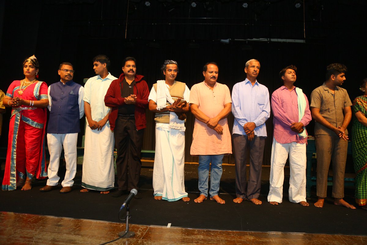 AcademyNataka's tweet photo. ತಿಂಗಳ ನಾಟಕ ಸಂಭ್ರಮದ ಯೋಜನೆಯಡಿಯಲ್ಲಿ
ದಿನಾಂಕ 21 ಡಿಸಂಬರ್ 2024 ‌ಶನಿವಾರದಂದು
ನಾಟಕ  : "ನಿತ್ಯಸಚಿವ".
ಪ್ರಸ್ತುತಿ :‌ ಕರ್ನಾಟಕ ಸಂಘ (ರಿ,) ಮಂಡ್ಯ
ನಿರ್ದೇಶನ : ಪ್ರಮೋದ್‌ ಶಿಗ್ಗಾಂವ್
ತಿಂಗಳ ಅತಿಥಿ : ಜೆ. ಲೋಕೇಶ್, ಮಾಜಿ ಅಧ್ಯಕ್ಷರು, ಕರ್ನಾಟಕ ನಾಟಕ ಅಕಾಡೆಮಿ
ಸ್ಥಳ : ಸಮುಚ್ಛಯ ಭವನ, ಕಲಾಗ್ರಾಮ, ಮಲ್ಲತ್ತಹಳ್ಳಿ https://t.co/lG0nI732ec