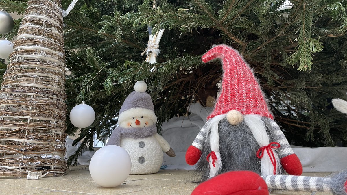 MuseeAirEspace's tweet photo. Tout l’équipage du @MuseeAirEspace vous souhaite un #JoyeuxNoël 🌟 On se retrouve dès demain de 10h à 17h. Retrouvez toute la programmation des vacances ici ➡️ https://t.co/PxS56SkFXX #Sortirparis #Avgeek #MerryChristmas https://t.co/eZ8JHWLRiL