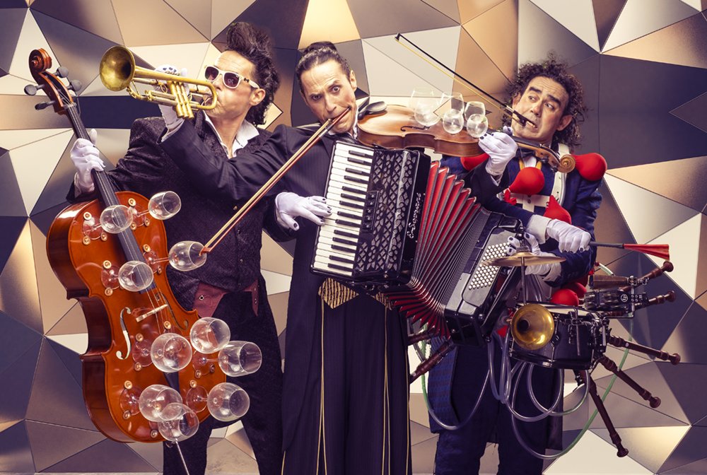 🎻 Esta Navidad, los espectáculos familiares se suceden en el auditorio Pilar Bardem. Si el sabado disfrutamos de 'Viaje a Oz', este domingo 29 llega ‘Ad Libitum’, teatro musical de composiciones clásicas con instrumentos muy muy sorprendentes (18.00). rivasciudad.es/noticias/cultu…