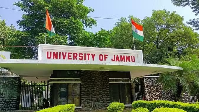 DograKeshiv's tweet photo. जम्मू विश्वविद्यालय को NAAC द्वारा A++ ग्रेड, 3.72 CGPA से सम्मानित, उपराज्यपाल ने दी बधाई  #JammuUniversity https://t.co/b0Lk6lAR9P
