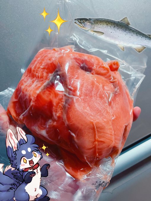 こまどりサンタさんより、スモークサーモン頂きました!🐟
スモークサーモン、実は食べたことないのでワクワクだ、、!!楽しみ、、
ありがとうございます〜!🙏✨ 