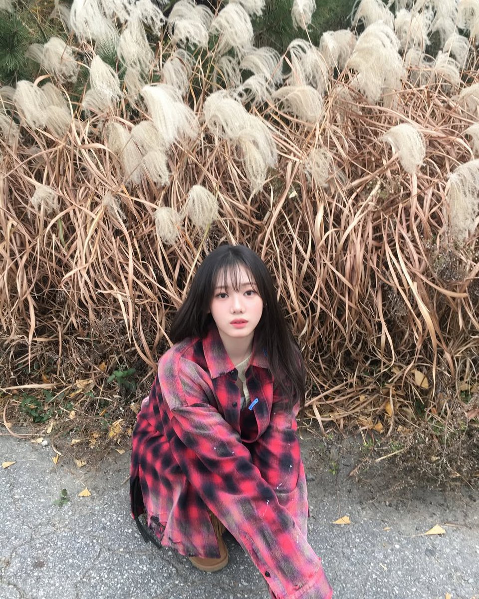 When the heart feels as soft as the autumn breeze, and everything around me seems to whisper a quiet story.