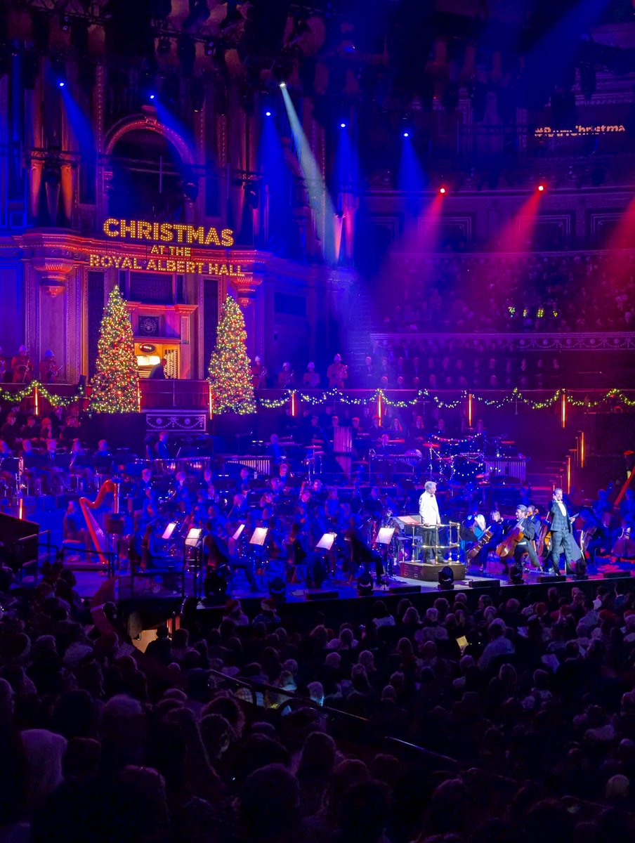 MissSaffari's tweet photo. Our favourite is the French Horn, because my 4 year old Luca says they sound like ship horn! #RoyalAlbertHall @RoyalAlbertHall https://t.co/nS4a1UUsyI