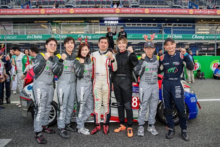 無事25時間耐久レース終了☑️
クラス5位！
終盤マシントラブルで3速と5速しか使えませんでしたが、ゴールまでなんとか車を運ぶ事ができました🇹🇭🏁
みんなで力振り絞って戦い抜きました。
本当にありがとうございました🇹🇭
いっときポディウムまで見えた
次はとりに行きたい

#idemitsusuperendurance