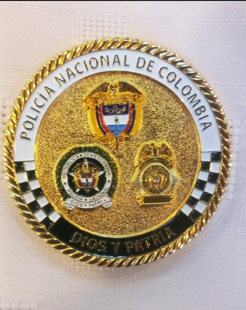 janielmelamed's tweet photo. Con gran satisfacción, culminé el Curso Estratégico de Seguridad Pública (CESEP-2024).

Agradezco al alto mando @PoliciaColombia 
compañeros y facilitadores de @Uniandes y @PosgradosPonal por oportunidad para ampliar conocimientos, aportar ideas y desarrollar reflexiones en espacios de discusión sobre #SeguridadCiudadana

Los retos son enormes. La seguridad sigue siendo una herida abierta en nuestros territorios y requiere de todas nuestras capacidades.