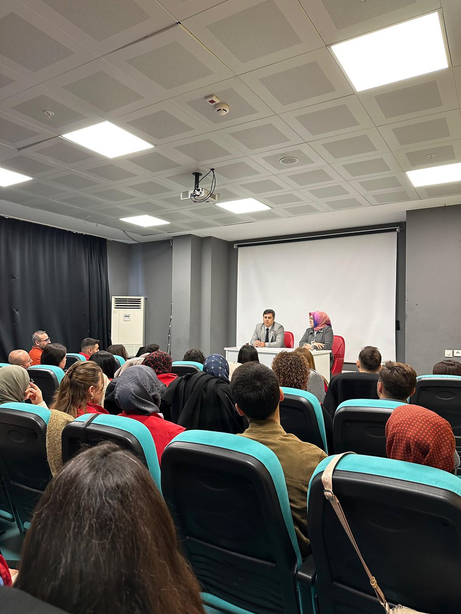 GSB_GordesGM's tweet photo. İl Müdürümüz Sayın Yunus Öztürk’ün katılımıyla yıl sonu değerlendirme toplantımızı gerçekleştirdik.
#gsbgm
#ManisaGençlik https://t.co/dh2SUOb0Iz
