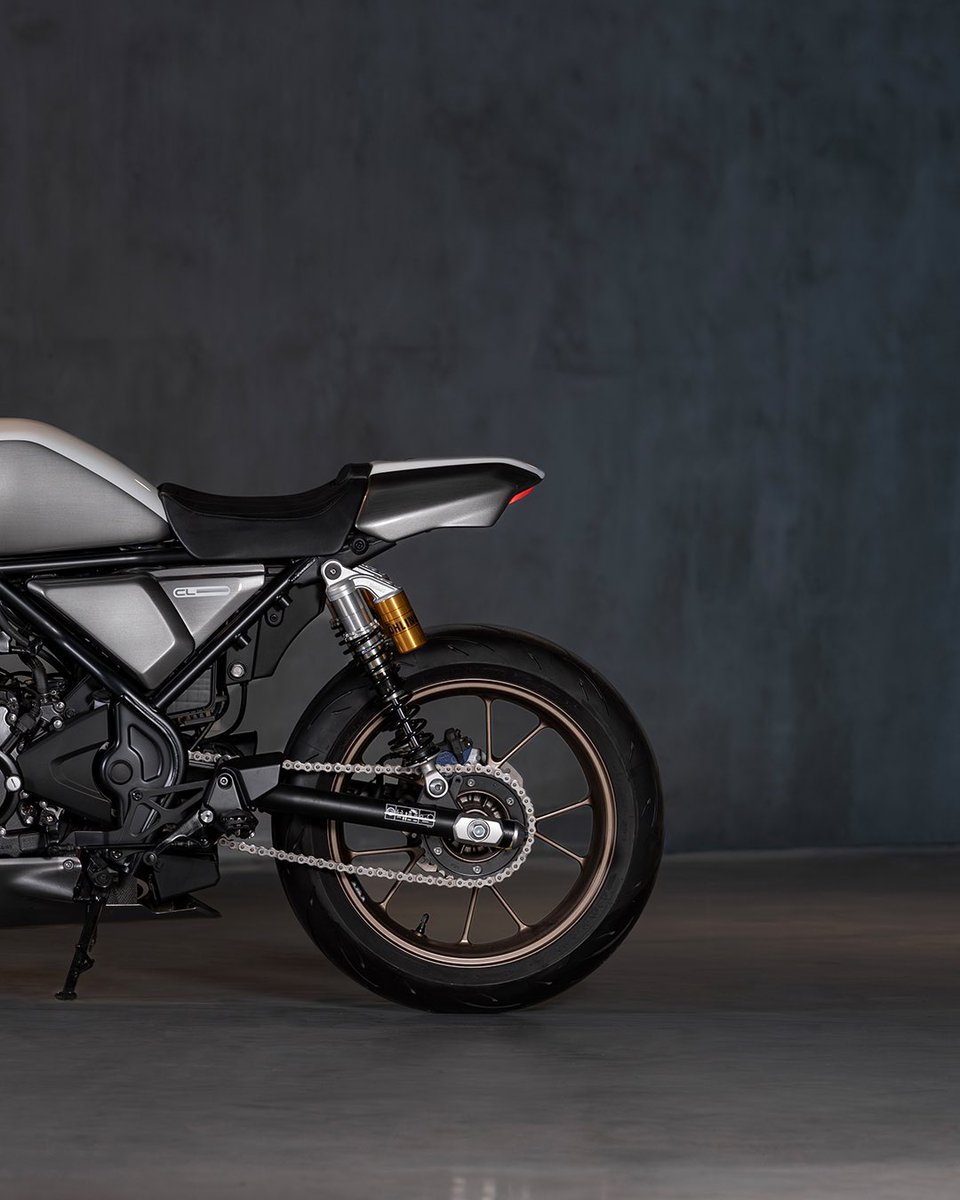 HondaMotorTR's tweet photo. Scrambler tasarım, modern dokunuşla buluştu. 🏍
#CL250 #BunkerCustomCycles #HondaMotosiklet https://t.co/xAekLSjeX4