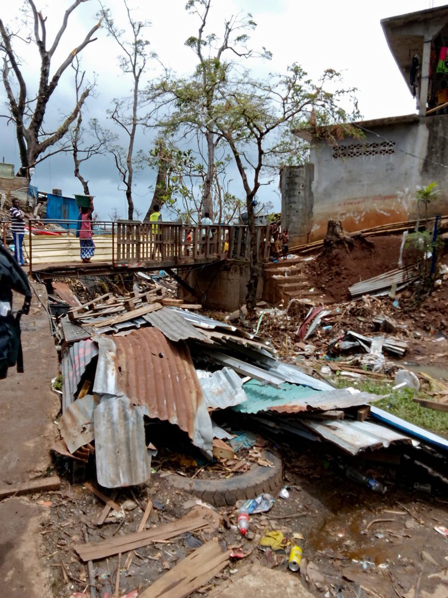 Aujourd’hui, la France se recueille en hommage aux victimes du cyclone #Chido à Mayotte. Solidarité avec nos compatriotes mahorais. Ce drame rappelle l’urgence climatique et la nécessité de renforcer la résilience de nos territoires.