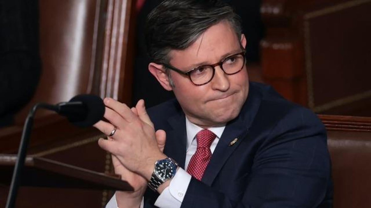 🚨BREAKING: Donald Trump is reportedly having second thoughts about Mike Johnson continuing on as Speaker of the House.

Let’s show Trump what we think…

If you think Mike Johnson should be removed as Speaker, leave a “👍🏼” in the comments!