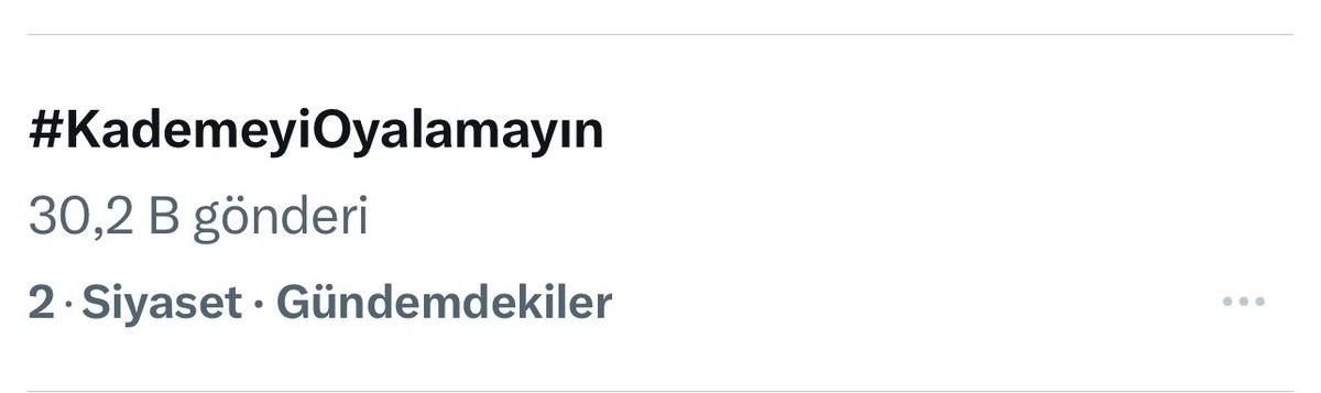 EmadDernegi's tweet photo. Sitemdir:

👉Bir güne 17 yıl haksızlık olur mu? Bu nasıl bir adalet, bu nasıl bir vicdan? Sabah mesaisinde işe başlayan 43 yaşında emekliliğe hak kazanırken, akşam mesaisinde işe başlayan 60 yaşına kadar çalışmak zorunda bırakılıyor. Aynı emeği veren, aynı alın terini döken insanlar arasında böylesine büyük bir fark yaratmak hangi akla, hangi vicdana sığar?

👉Bu haksızlık yıllardır devam ediyor. Her günümüzü, her anımızı bu mücadeleye adadık. Bugün yine 7/24 buradayız. El emeğimizle, alın terimizle, göz nurumuzla hak arayışımızı sürdürüyoruz. Hakkımızı kazanmak için sosyal medyada, meydanlarda, iş yerlerinde haykırıyoruz: Bu adaletsizlik artık sona ersin!

👉Bugün sadece 12 saat içinde 30.000’den fazla tweet attık. Bu mücadele, sadece birkaç kişinin değil, binlerce insanın ortak sesi haline geldi. Attığımız her tweet, hakkımızın savunusu, emeğimizin haykırışıdır. Biz adaleti beklemekten yorulduk. Çocuklarımızla, sevdiklerimizle vakit geçirmek yerine burada mücadele etmek zorunda bırakılmaktan yorulduk.

👉Adalet, gecikirse anlamını yitirir. Bu adaletsizlik, bir gün değil, bugün bitmeli. Çünkü biz yalnızca hakkımız olanı istiyoruz. Daha fazla oyalamayın, daha fazla bekletmeyin. Bir günle 17 yıl arasındaki bu uçurumu artık kapatın!

👉Sözümüz nettir: Bizler alın terimizle, emeğimizle, göz nurumuzla bu mücadeleyi sürdüreceğiz. Elbet bir gün bu adalet sağlanacak, bu mağduriyet bitecek. Ama unutmayın: Adaleti sağlamak için atacağınız her adım, sadece bizim değil, vicdanınızın da borcudur.

#KademeyiOyalamayın