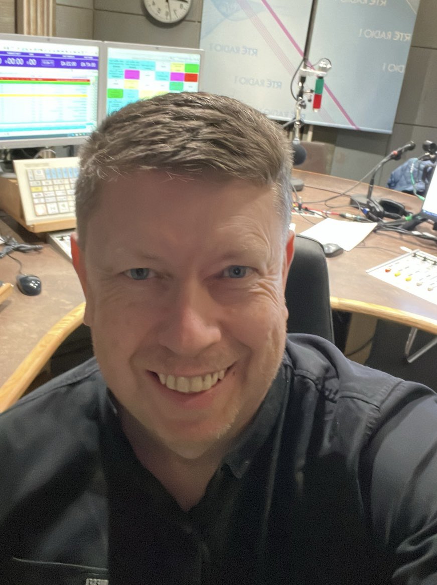 If you’re up early Christmas Eve, getting the last minute bits!
..
Join me for Rising Time, and festive music all the way….
..
📻 <a href="/RTERadio1/">RTÉ Radio 1</a>  | 530am - 7am 🎄