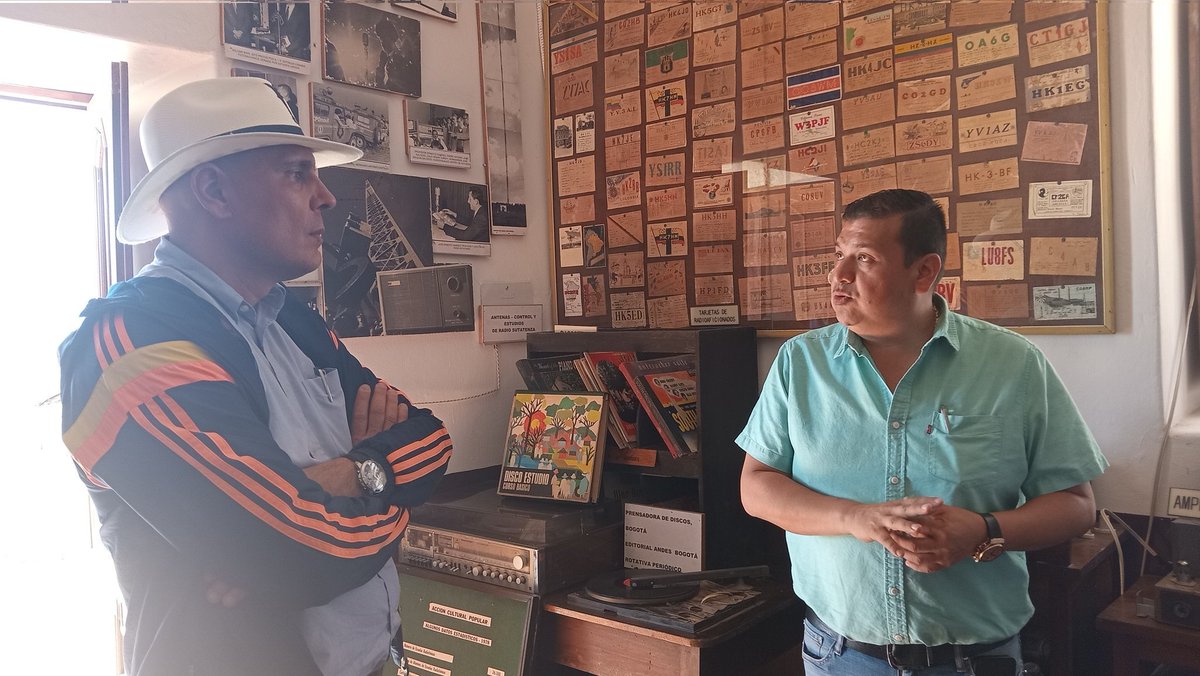 MorbelysC87467's tweet photo. Realiza el Embajador Javier Caamaño y miembros de la misión estatal,visita a la región del Valle de Tenza.Boyacá.En intercambio con los alcaldes de Zutatenza,Guateque, Somondoco,y la asesora jurídica Dra Gloria L  Sacristán,se identifican áreas de interés para cooperación técnica https://t.co/vHhOyT7LbF