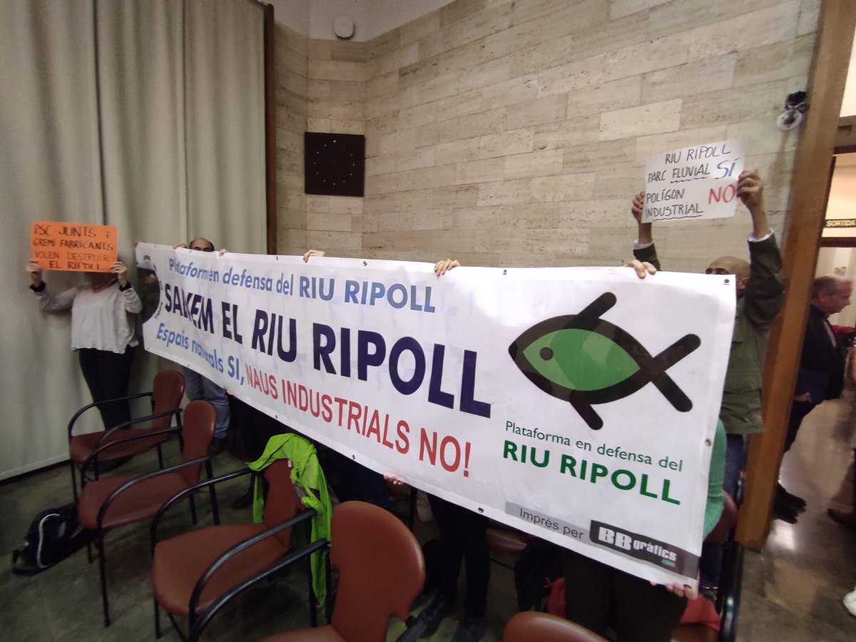defensaripoll's tweet photo. Ben presents ara al ple de l'ajuntament de Sabadell deixant ben clar que lluitarem per un riu Ripoll ple de natura i lliure d'espaculació 💪 https://t.co/StaTXAa4zp