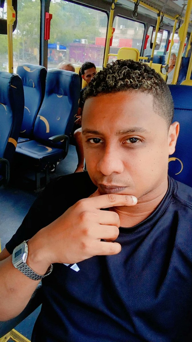 Lute. Acredite. Conquiste. Perca. Deseje. Espere. Alcance. Invada. Caia. Seja tudo o quiser ser, mas, acima de tudo, seja você sempre.🍀