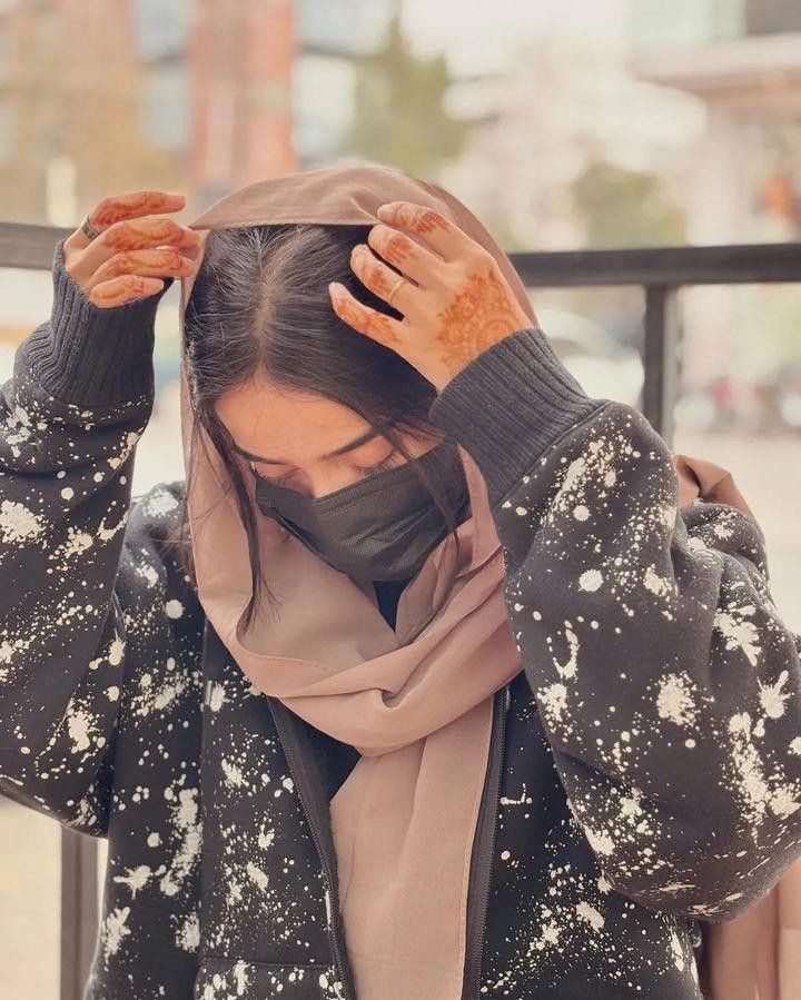 *شکایتوں کی لمبی فہرست ہے میرے پاس* 
 *لیکن دل کہہ رہا ہے چھوڑو محبت ہے ان سے‌*