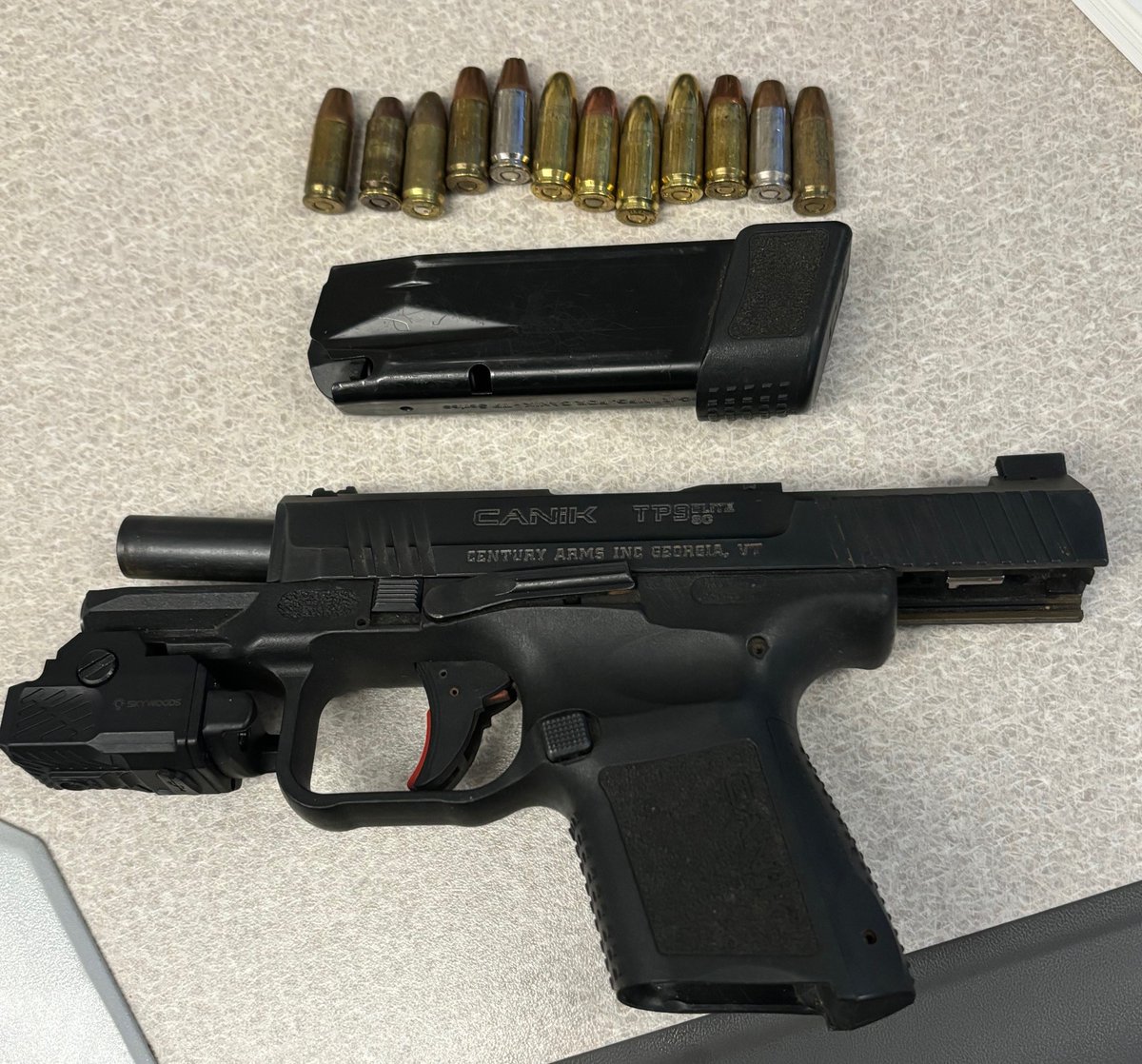 WakefieldMAPD (@wakefieldpd) on Twitter photo WPD arrested 28 year old Henry Espinola of Lowell, MA at 12:26am this morning for unlicensed possession of a firearm and large capacity feeding device after Officers responded to an address on Main Street for a disturbance. WPD arrested 28 year old Henry Espinola of Lowell, MA at 12:26am this morning for unlicensed possession of a firearm and large capacity feeding device after Officers responded to an address on Main Street for a disturbance.