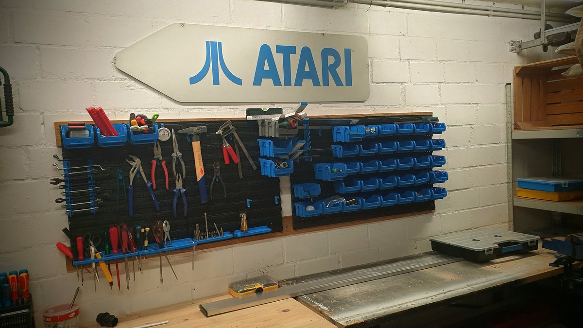 Finally opened the Atari repair shop in my garage. Commodores welcome too, of course!