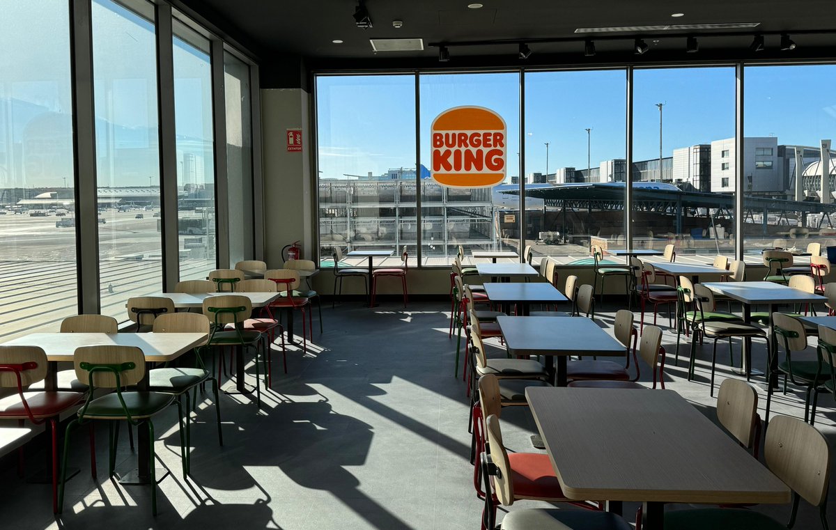 Areas_ES's tweet photo. ¡Nuevas aperturas en la Terminal 1 del Aeropuerto de Madrid! 🍔☕

Hoy inauguramos un Burger King y un Starbucks para que los viajeros disfruten de sus opciones favoritas antes de volar.

¡Gracias al equipo que lo hizo posible! https://t.co/vaoe7vjmuB