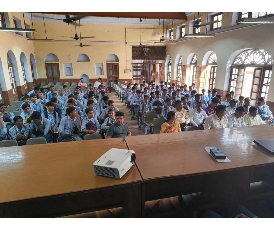 techogiesteam's tweet photo. 🔒 Unlock Cyber Insights: Cybersecurity Session @ Agrasen Mahajani Mahavidyalaya! 🌐
(Cybersecurity Awareness, Cyber Safety, Tech Skills, Hacking Prevention, techogies, TECHOGIES)
#DigitalSkills #CyberDefense #CyberTrends #EmpowerWithTech #TECHOGIES #techogies https://t.co/y1Y6ynnFss