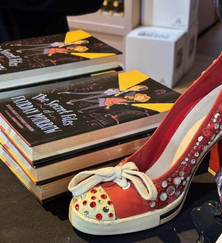 Jess and Stephanie tweet media