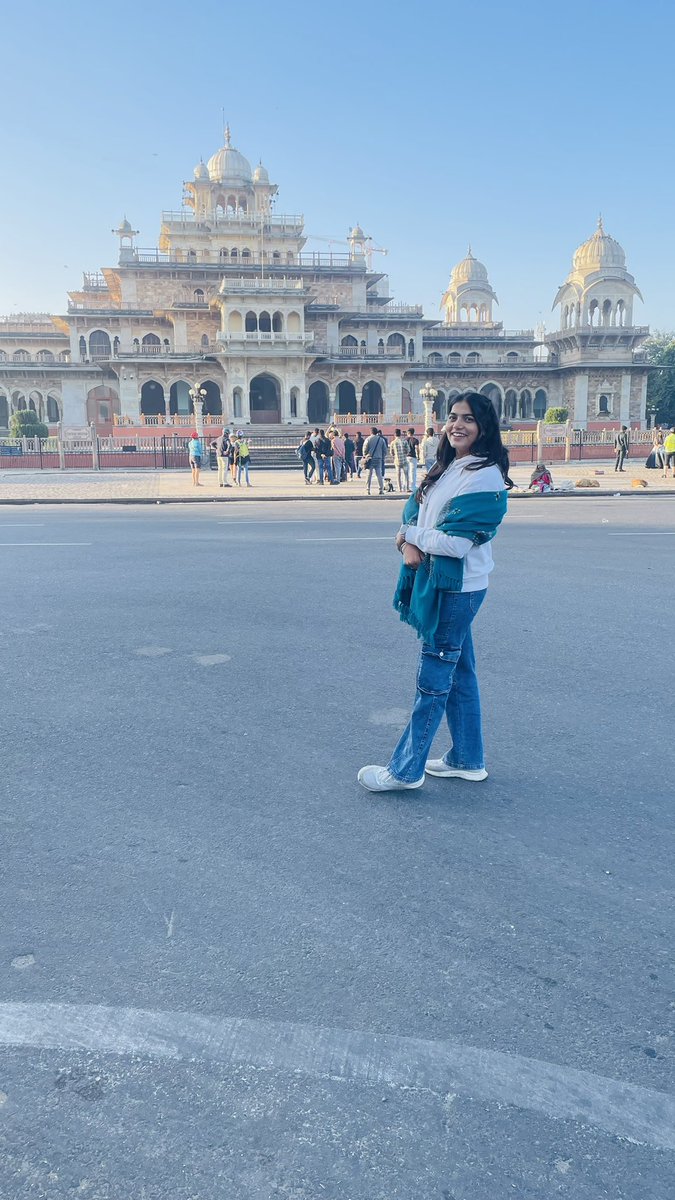 AmbikaJat's tweet photo. सामंजस्य एक हद तक ही बिठाया जाता है 
सामने वाला अगर विध्वंस चाहता है तो 
उसे उपहार नहीं दिया जाता…!!!

#ambe1304 #jatni https://t.co/VZr7Z0TEe3