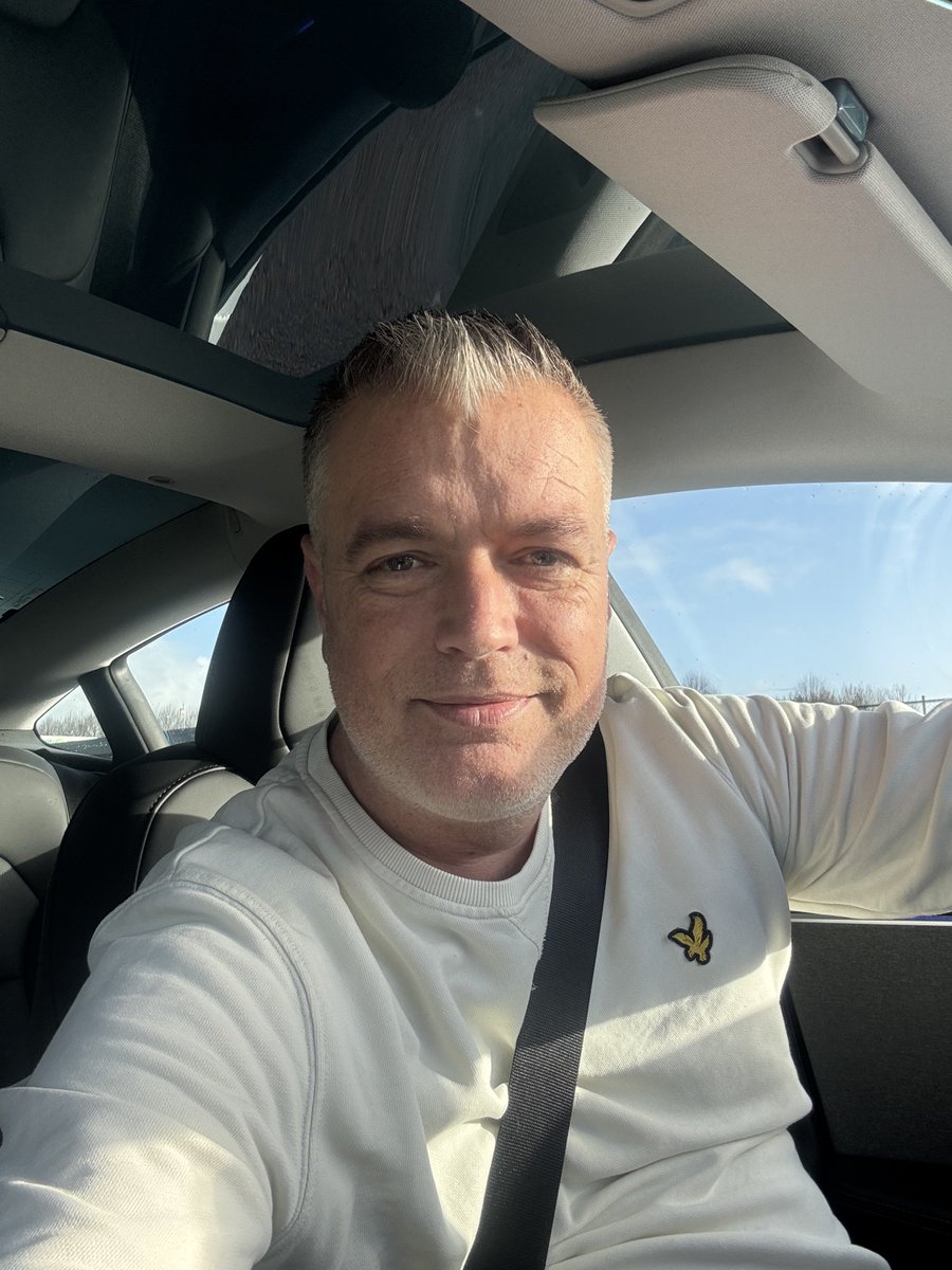 mausbkt78's tweet image. Tijdje afwezig geweest. 🎄 groetjes allemaal. 
#tesla #kerst