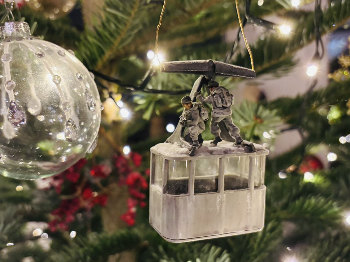 DogHead61212405's tweet photo. Broadsword calling Danny Boy. Merry Christmas, over. Mad rush to complete my 3D print Christmas tree decoration. Didn’t have time to add the planned lighting but seeing it in the tree it’s probably not necessary. https://t.co/yRuWRXl8Eb