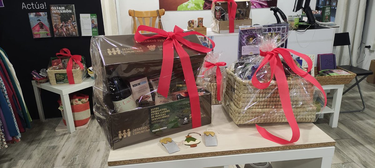 OIenMalaga's tweet photo. ¿Buscas regalos de Navidad que sorprendan y cambien vidas? 🎁✨️ 

Esta Navidad regala con el 💚 regalos solidarios de @ComercioJustoOI  de @OxfamIntermon 

🎁 Contribuirás al desarrollo de cooperativas locales de países en desarrollo

Tienda @OIenMalaga C/Casas de Campos 10 https://t.co/Rpy7CQMDPN