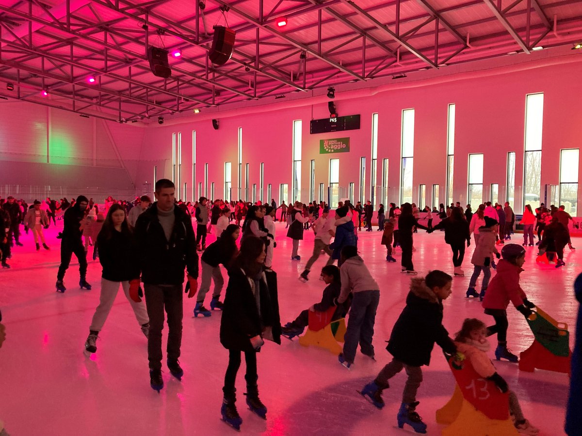 CergyPontoise95's tweet photo. SORTIR | ⛸️🎄 Pas de pause pendant les fêtes à l’#ArenIce ! 🌟
Envie de patiner le jour de Noël ou de commencer l’année en beauté ? 🥳 La patinoire sera ouverte les 25 décembre et 1er janvier. Profitez des fêtes pour venir patiner !
➕ d'infos 👇
https://t.co/6jaEiunxiY https://t.co/aYswg2vO9d