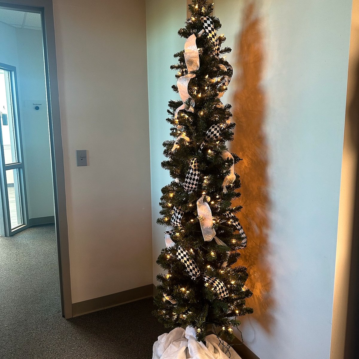 SCCAOfficial's tweet image. Happy Holidays! Our office will be closed through January 2nd. We hope you all are able to take this time to connect with love ones and rejoice over all the #funwithcars mems from this past year. Here's to making more in 2025!