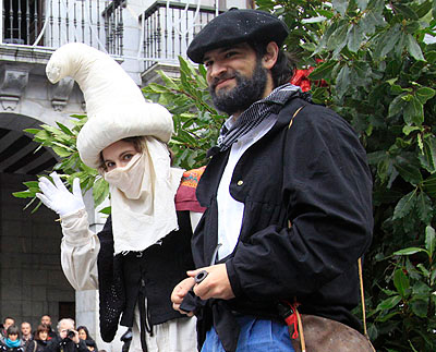 🎁 Abenduak 24an hiriguneko kaleak itxiko dira Olentzero eta Mari Domingiren kalejiragatik

El 24 d e diciembre se cerrarán las calles del casco urbano por la cabalgata de Olentzero y Mari Domingi

🔗 EU: labur.eus/QSjav | ES: labur.eus/dXJTm

#Elgoibar ↗️