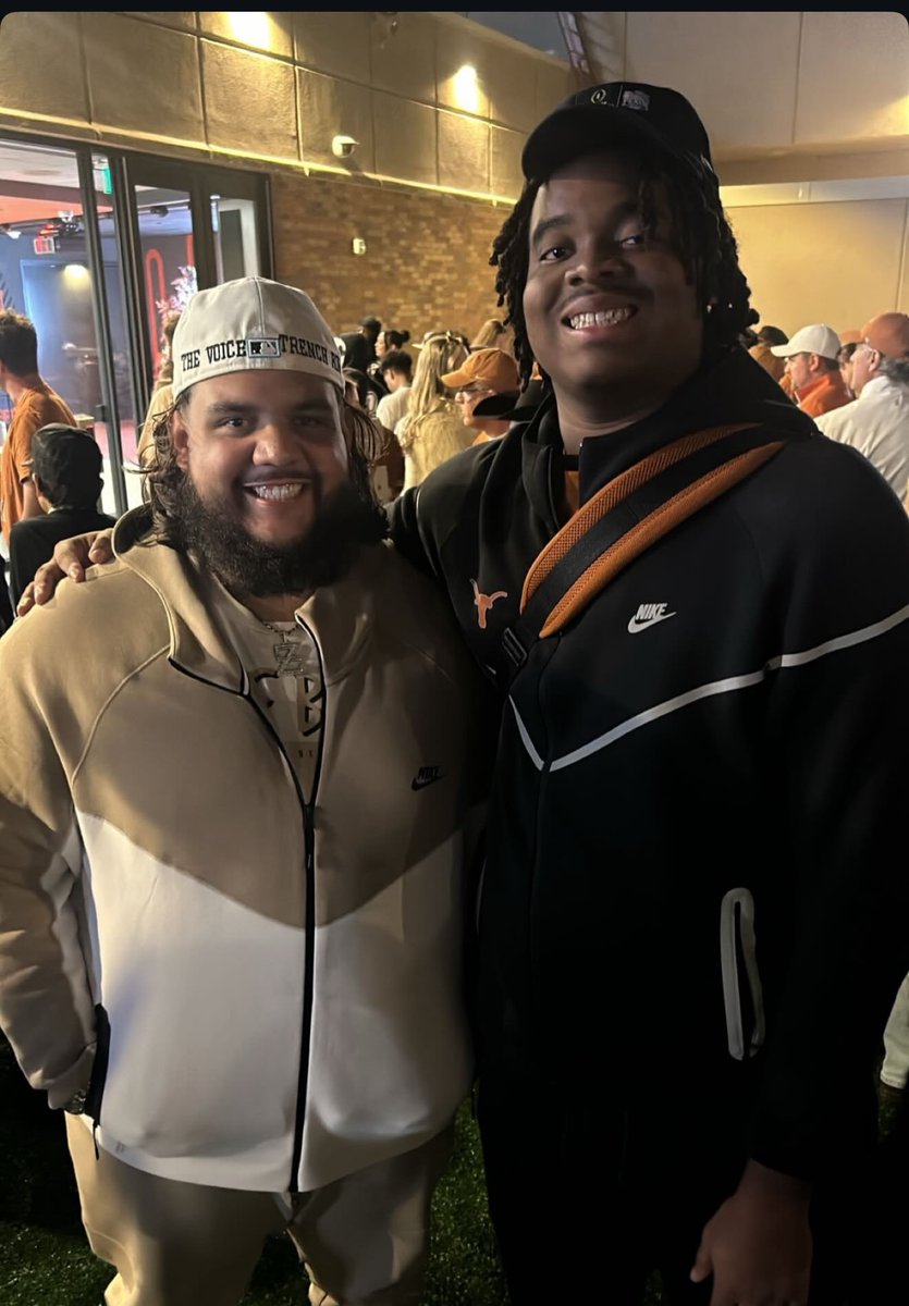 ZachIsGreat_'s tweet photo. Life has its ups and downs just remember who you represent, who’s watching you and who you do it for. This loaf 💩 won’t ever stop! https://t.co/8JRXqsetYc