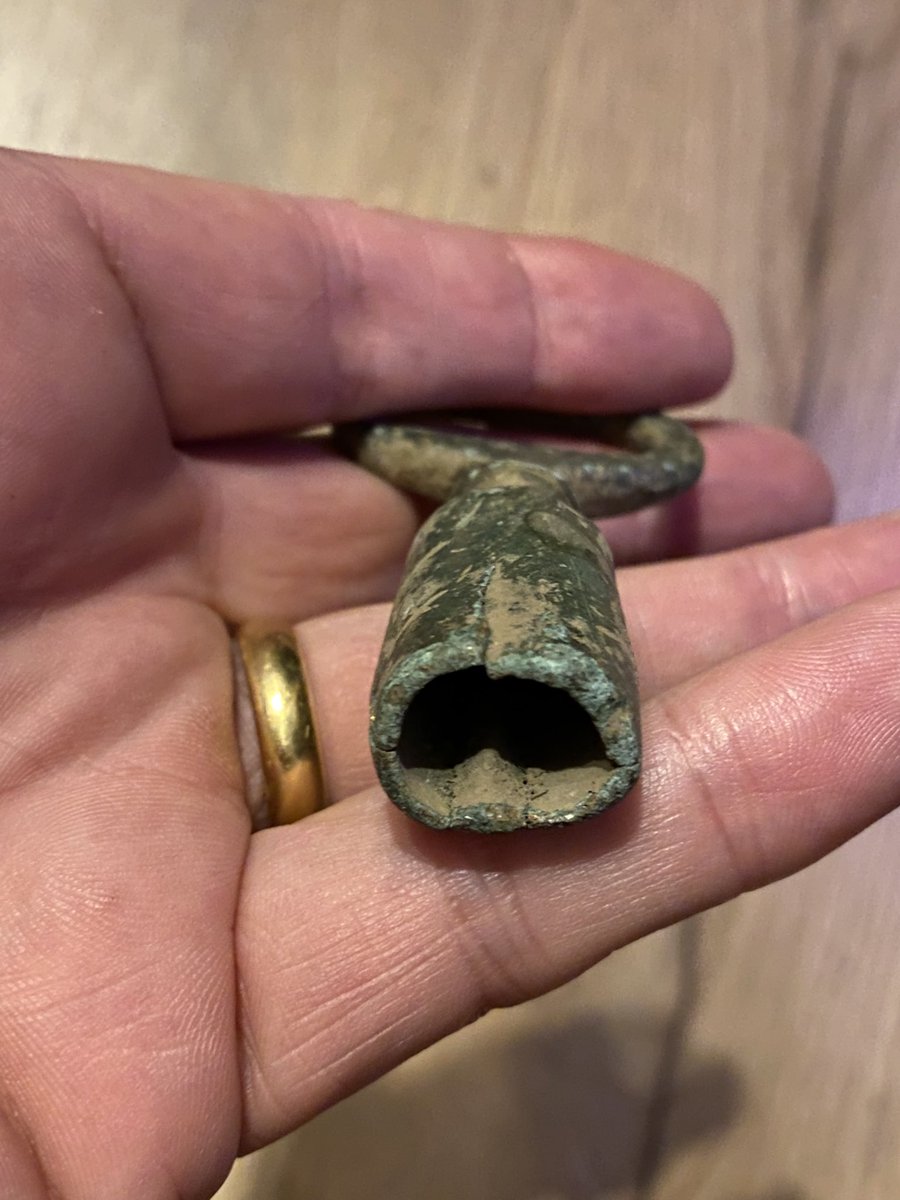 Any ideas on this key? Thought Grandfather clock but too big I think. Found it 35 years ago 😀.