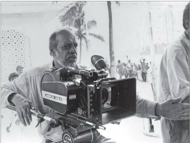 ankushtofficial's tweet photo. 🚨 Sad news: The legendary Shyam Benegal has passed away. His visionary films transformed Indian cinema and inspired countless artists. He will be deeply missed.
Rest in peace, maestro. 🎥🕊️
#ShyamBenegal #IndianCinema #RIP #FilmmakingLegend #CinemaForever https://t.co/yhZ9kNNnWj